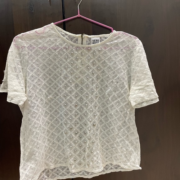 Vero moda top white in colour with studs - Picture 3 of 6